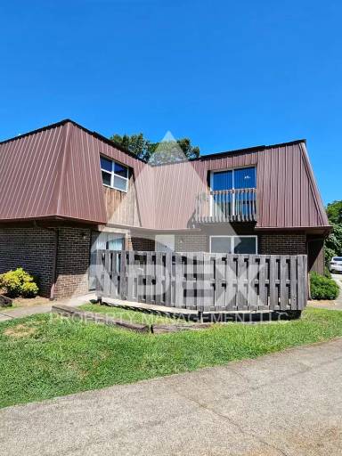 Main picture of Cedartop Ln - 504 - Unit D