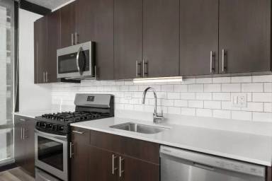 Main picture of 48 E 14th St