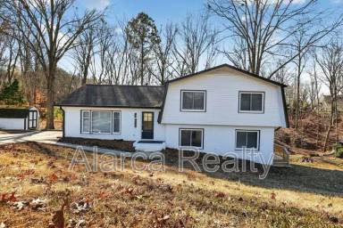 Main picture of 301 Dollar Cir