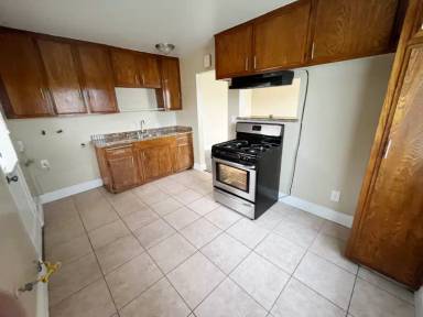 Main picture of 839 S Oaks Ave