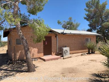 Main picture of 1725 Yellow Knife Rd