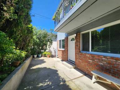 Main picture of 1617 Sixth Ave