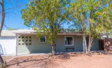 Main picture of 3927 E Montecito St