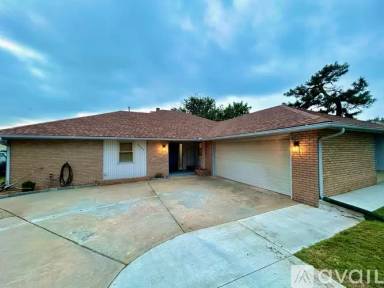Main picture of 2505 Franklin Dr