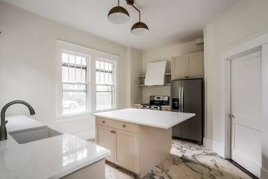 Main picture of 2607 Chapel Hill Rd