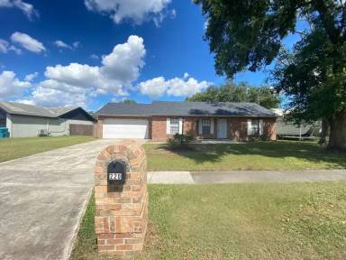 Main picture of 220 W Panama Rd