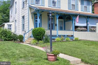 Main picture of 308 Meredith St