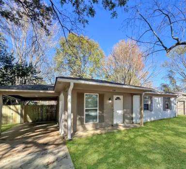 Main picture of 3000 Mayfair Dr