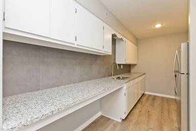 Main picture of 216 N West St