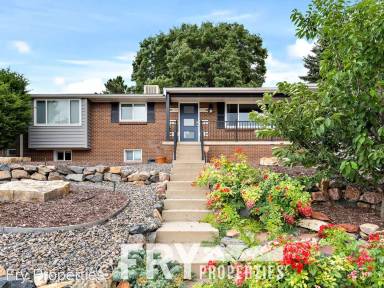 Main picture of 8223 W 70th Pl