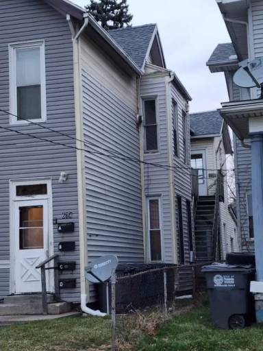 Main picture of 674 Walbridge Ave