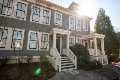 Main picture of 83 Charter Oak Dr