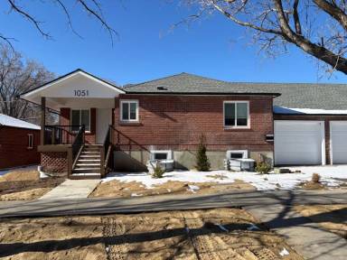 Main picture of 1051 Washington St