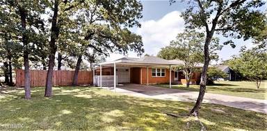 Main picture of 806 Gilchrist Ave