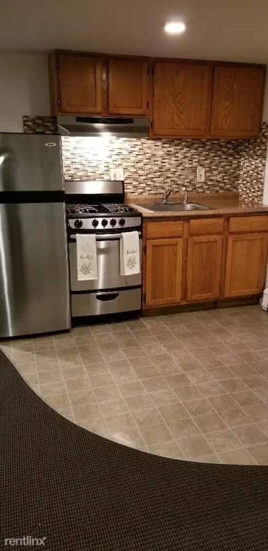 Main picture of 365 W Elm St