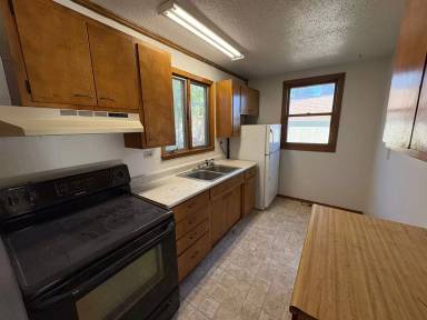 Main picture of 307 2nd St SE