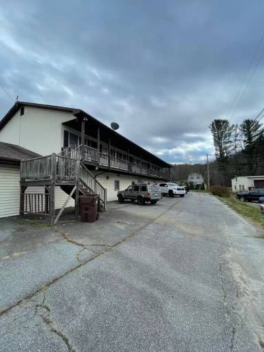 Main picture of 5015 US Highway 421 N