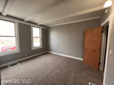 Main picture of 1627 W 4th St