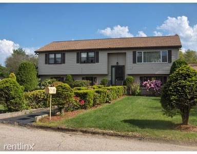Main picture of 11 Jacques Ln