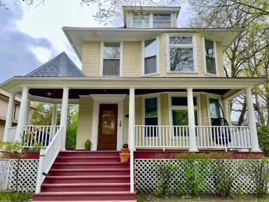 Main picture of 240 Forest Ave