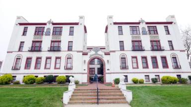 Main picture of 218 2nd Ave