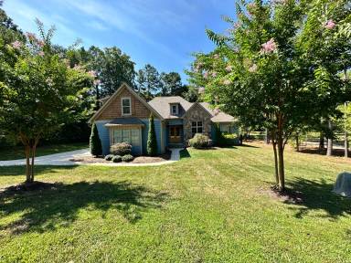 Main picture of 8643 Amandine Way