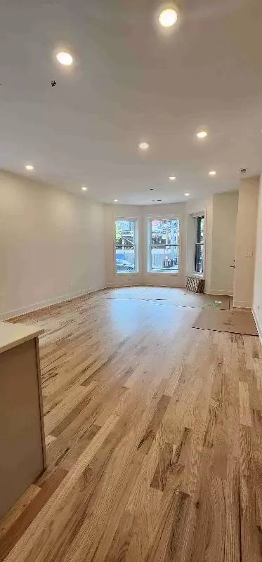 Main picture of 3615 N Wilton Ave