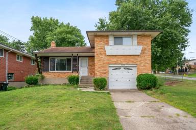 Main picture of 5555 N Glen Rd
