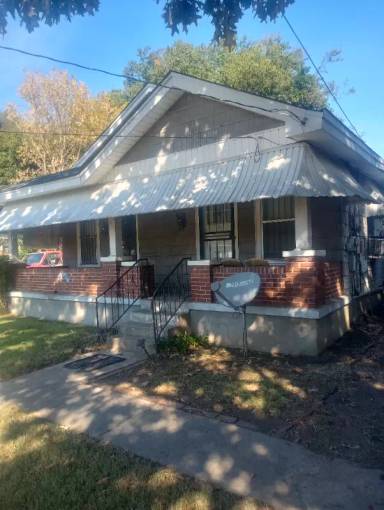 Main picture of 374 W Person Ave