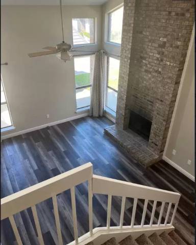 Main picture of 2200 W Park Blvd