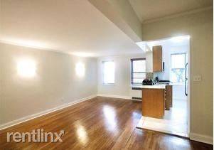 Main picture of 34 W 65th St