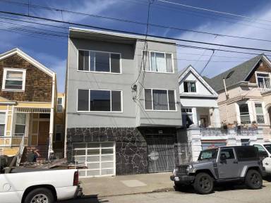 Main picture of 239 2nd Ave