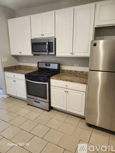 Main picture of 6814-18 S Oglesby Ave Apartments