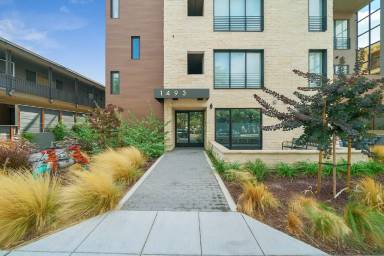 Main picture of 1493 Oak Grove Ave