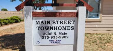 Main picture of 3205 N Main St