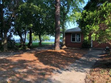 Main picture of 1712 48th St