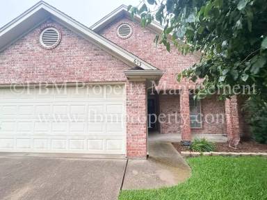 Main picture of 613 Tulane Dr