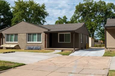 Main picture of 6002 E Oakwood Dr