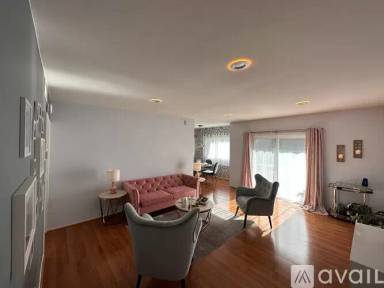 Main picture of 5414 Newcastle Ave