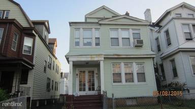 Main picture of 142 Mapes Ave