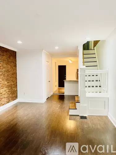 Main picture of 2428 Jasper St