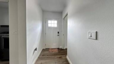 Main picture of 283 E F St