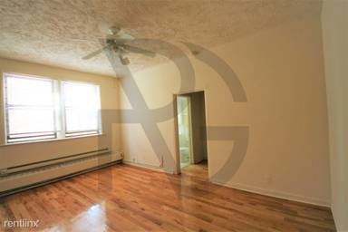 Main picture of 1050 W George St
