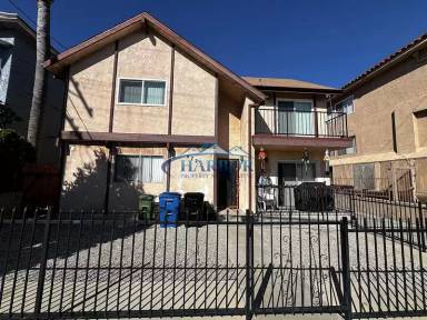 Main picture of 672 W. 12th Street - Garage