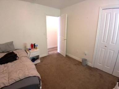 Main picture of 1547 N Riverside Ave