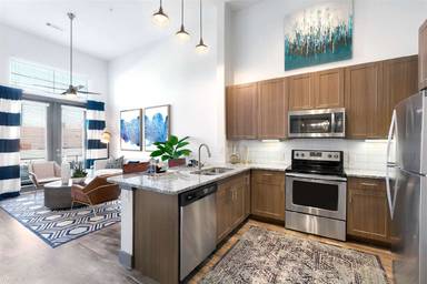 Main picture of 305 W Broadway Ave