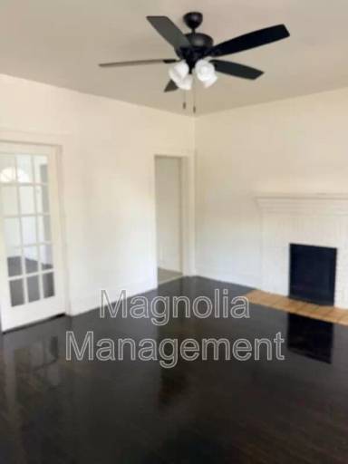 Main picture of 250 Davis St