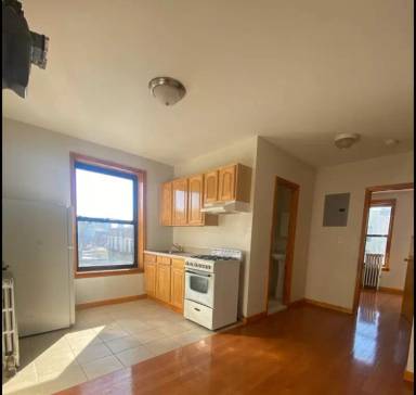 Main picture of 328 E 14th St