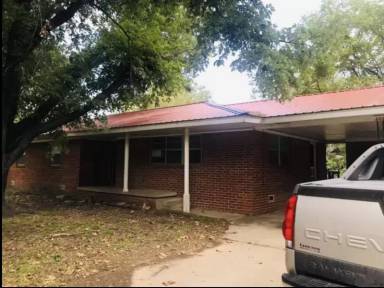 Main picture of 111 W Larry Rd
