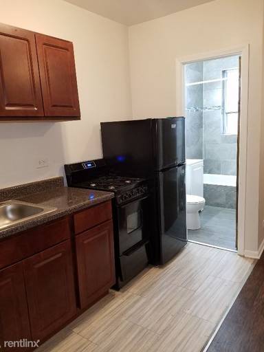 Main picture of 5710 N Winthrop Ave